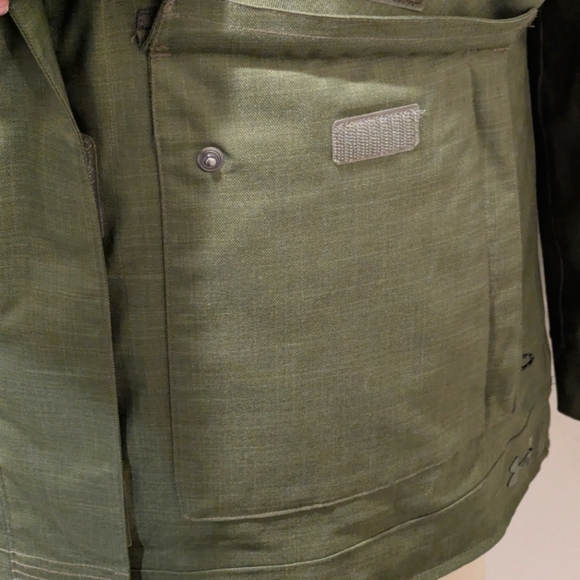 EUC Under Armour Storm M Women's Army Green Rain Jacket - Picture 9 of 12